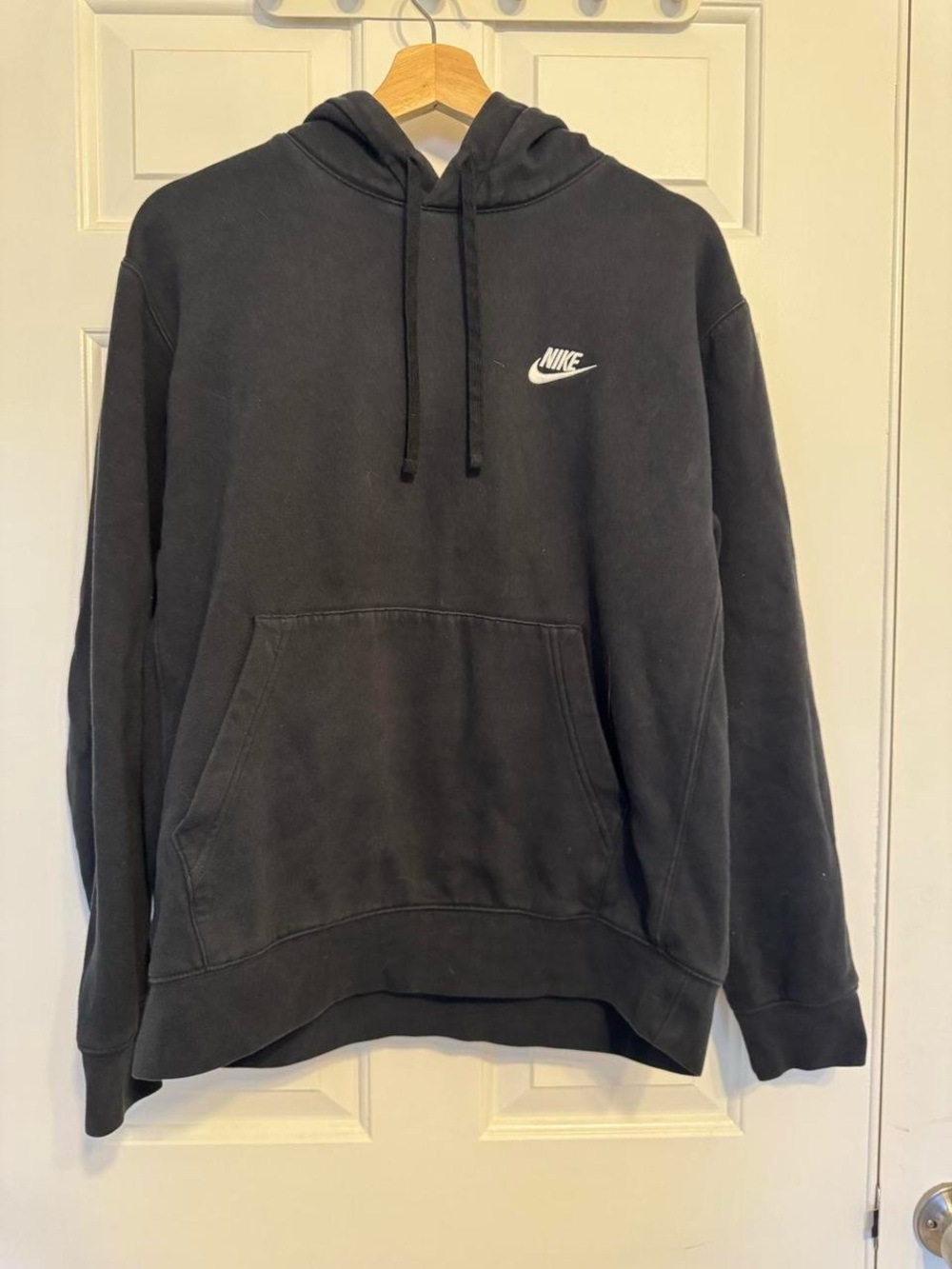 Nike women black hoodie size medium good condition